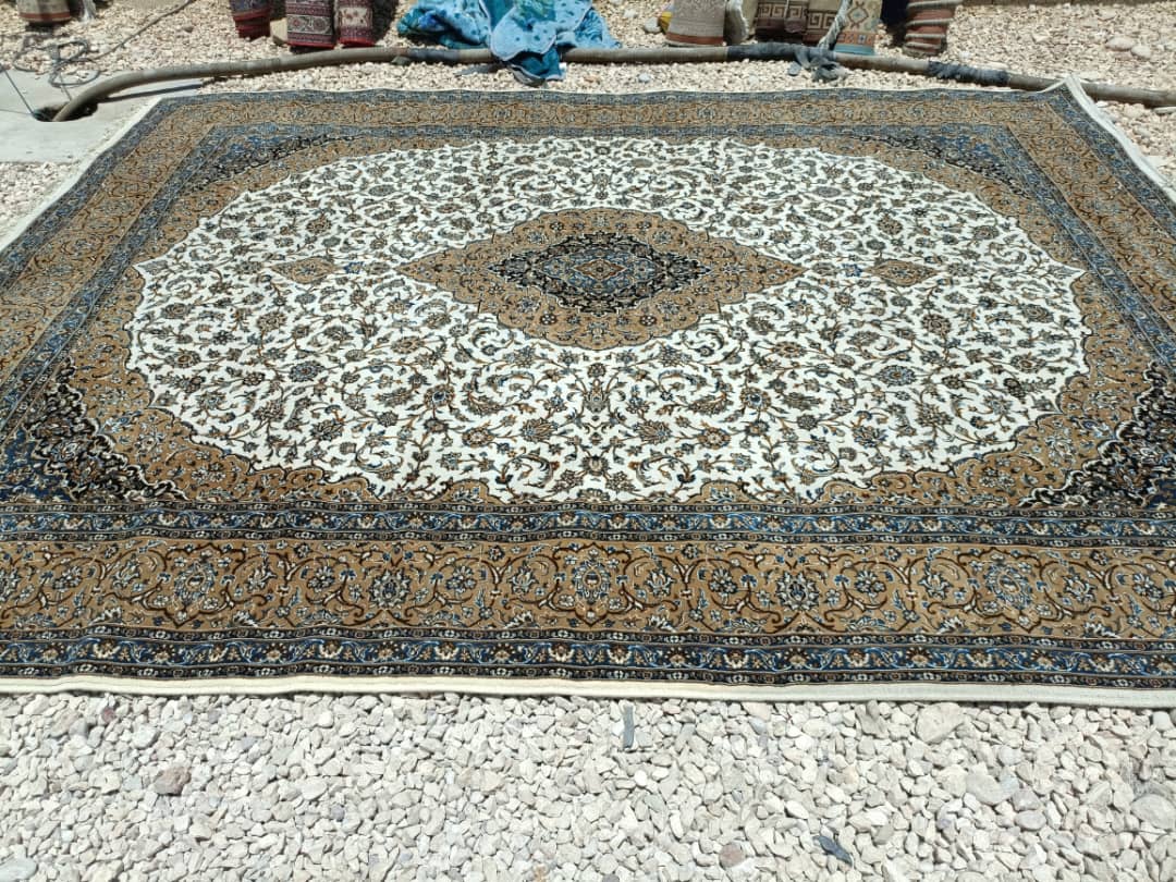 قالیشویی میلاد در شیراز